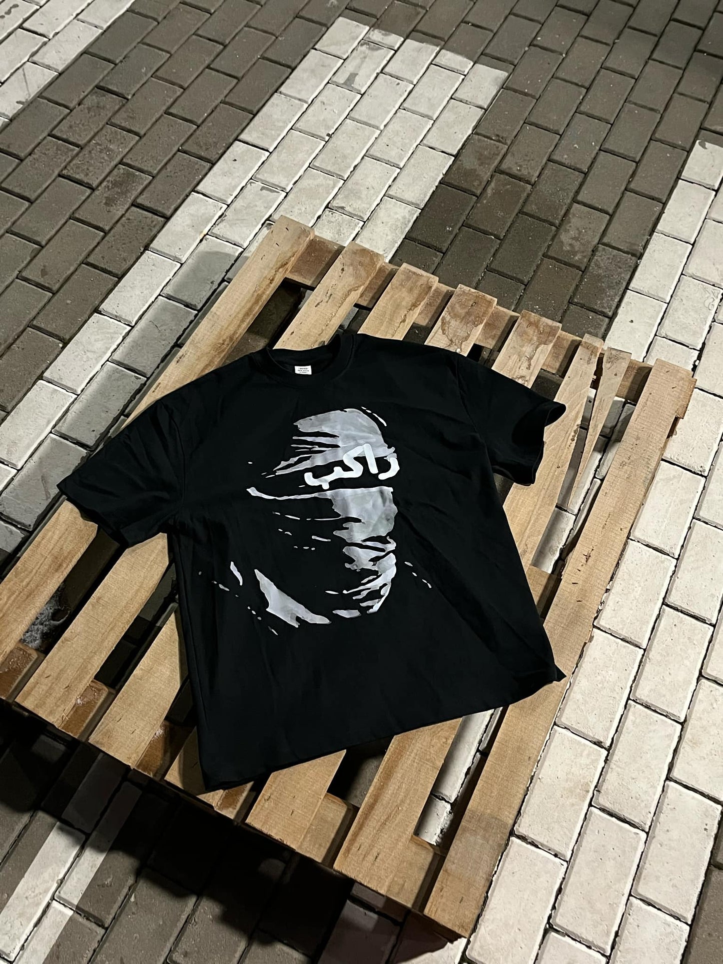 PASSENGER BLACK TEE